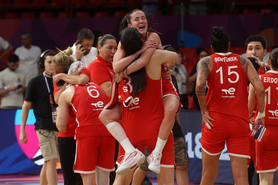 A Milli Takım çeyrek finalde - 1
