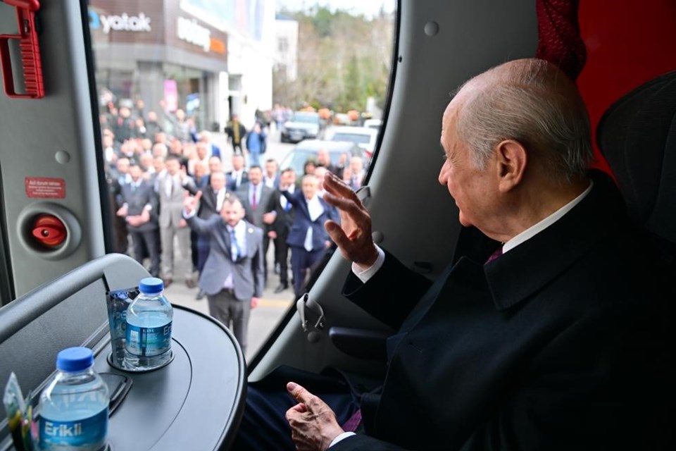 Bahçeli'den Turgut Altınok'a destek - 1