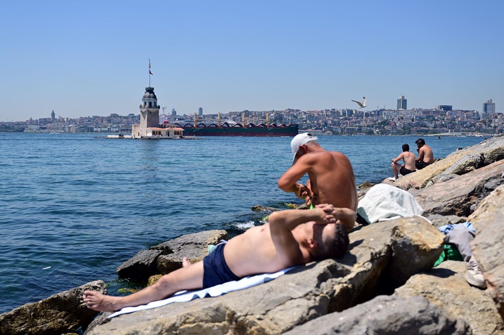 Sıcak havadan bunalan sahil ve parklara koştu - 1