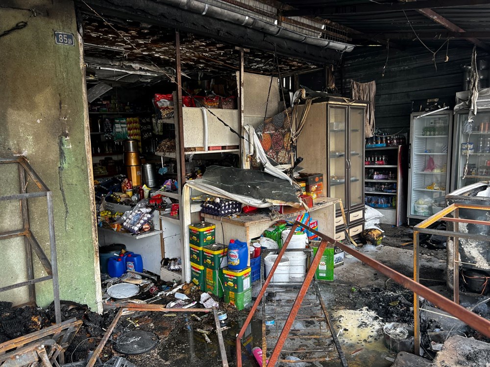 Kayseri'de 7 yaşındaki çocuğa taciz gerginliği: Araçları ters çevirip, iş yerlerini ateşe verdiler - 11