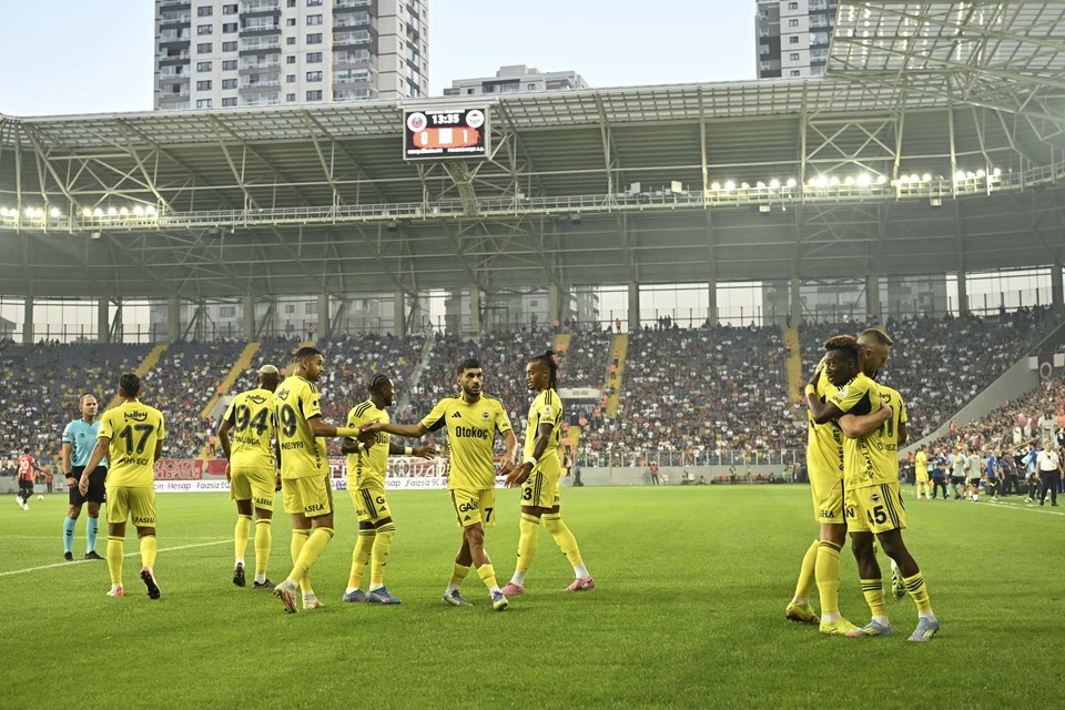 Fenerbahçe, Gençlerbirliği karşısında 3 puanı 3 golle aldı! - 1
