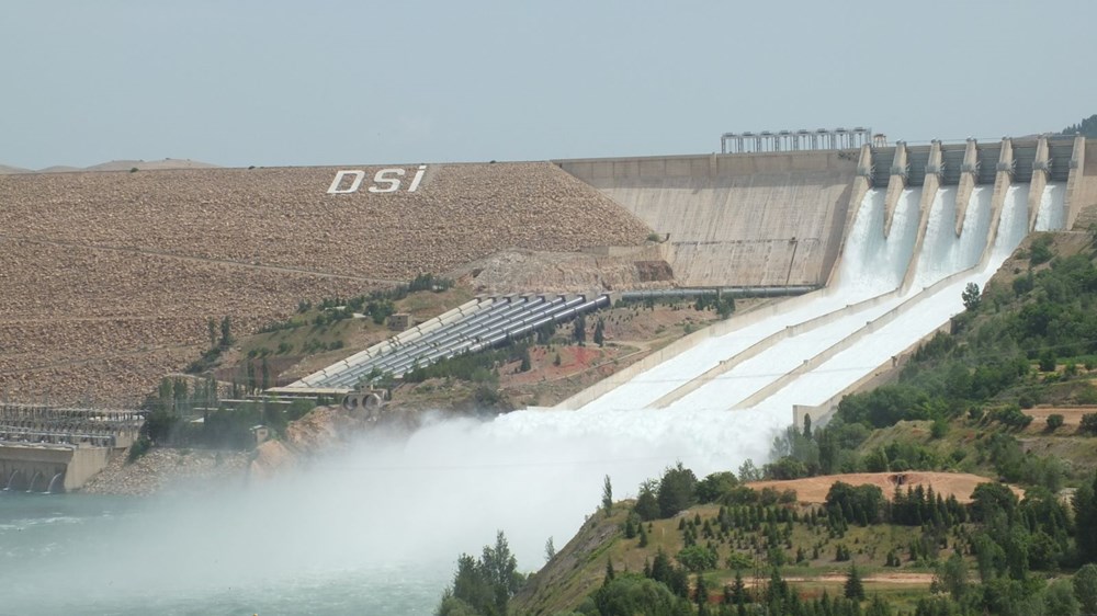 Keban Barajı'nda su seviyesi yükseldi, yollar su altında kaldı - 1