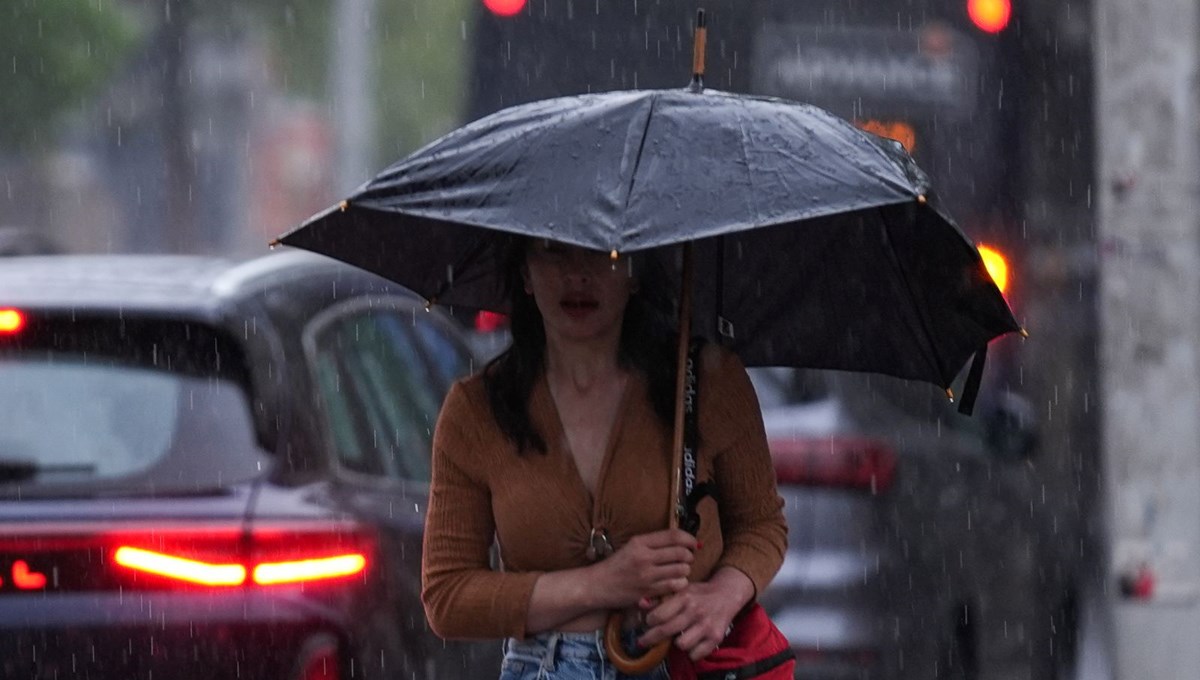 Bugün hava nasıl olacak? Meteorolojiden turuncu kodlu uyarı: Çok kuvvetli sağanak bekleniyor (İstanbul, Ankara, İzmir hava durumu)