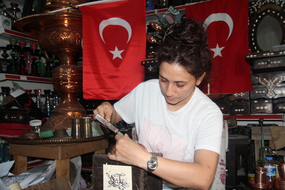 Erkek işi diyenlere inat bakır işleme ustası oldular - 2