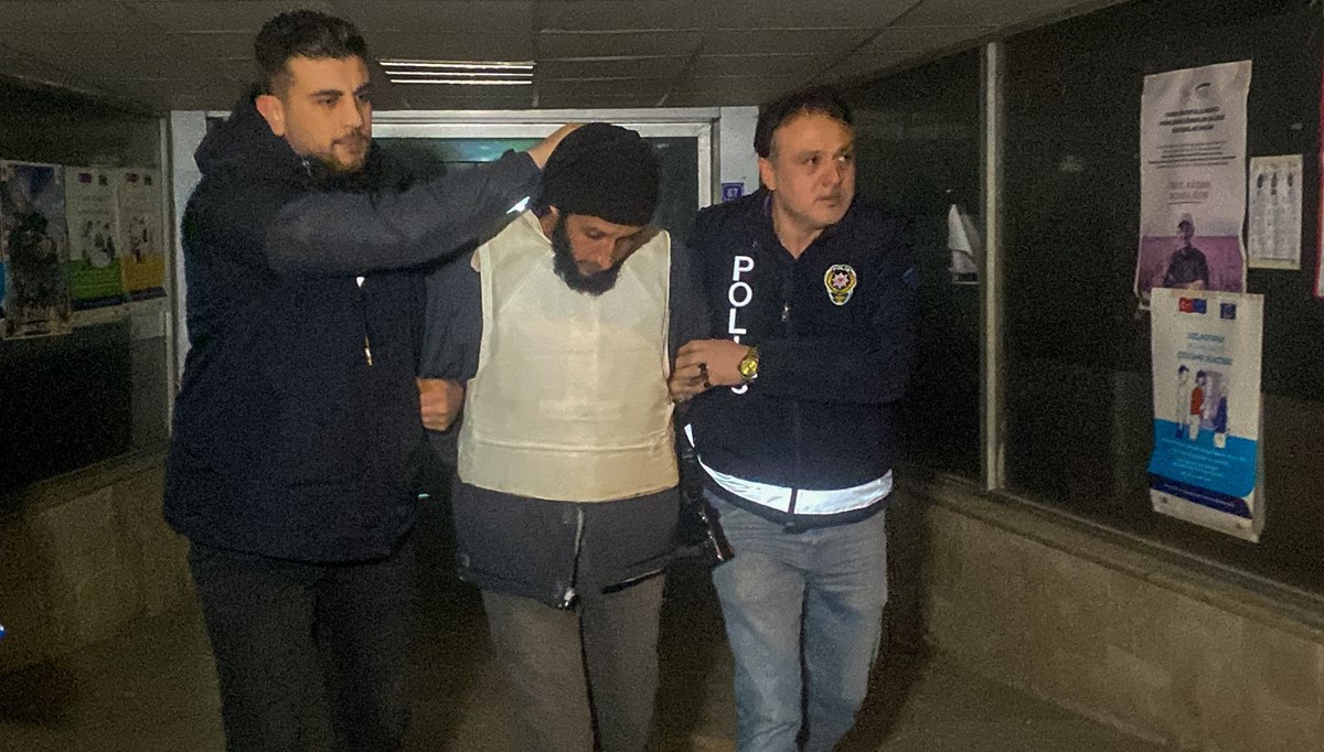 Uşak'ta bakkalı öldürdüğü iddia edilen şüpheli tutuklandı Uşak'ta bakkalı öldürdüğü iddia edilen şüpheli tutuklandı