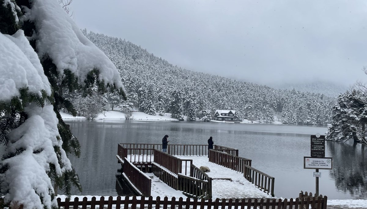 Gölcük Tabiat Parkı'ndan kar manzaraları