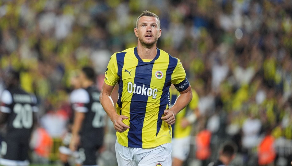 Fenerbahçe'den Edin Dzeko kararı: 1 yıl daha