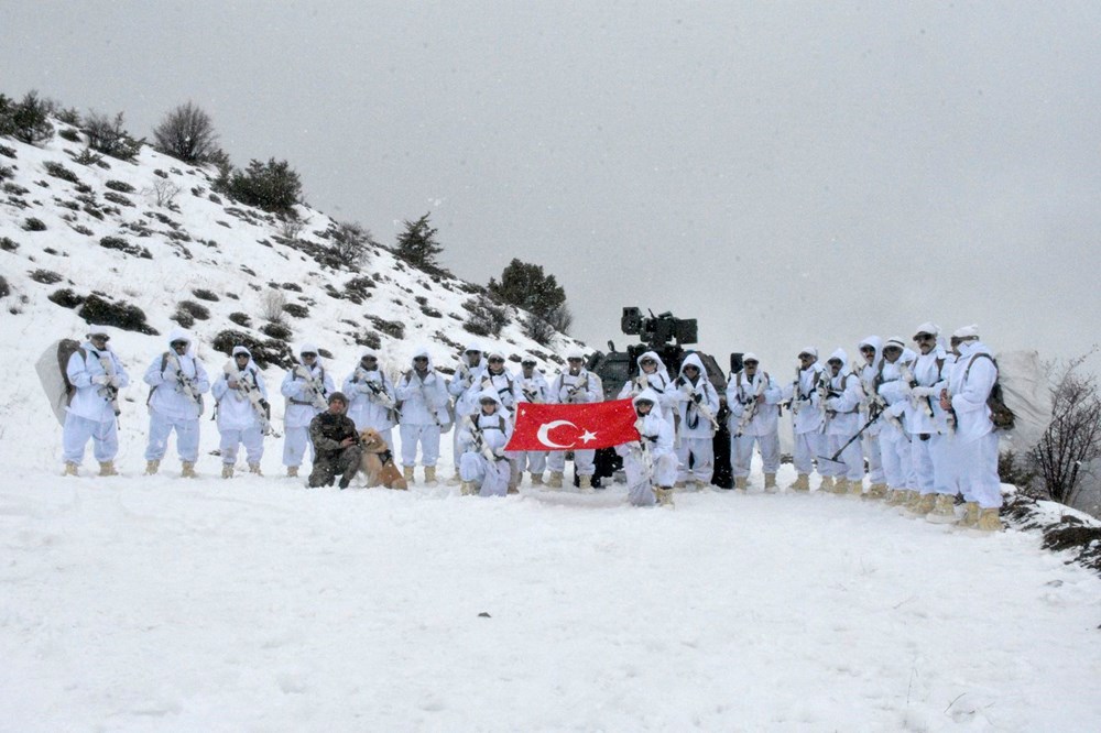 PÖH'lerden Doğu Karadeniz'in karlı dağlarında kış operasyonu - 6