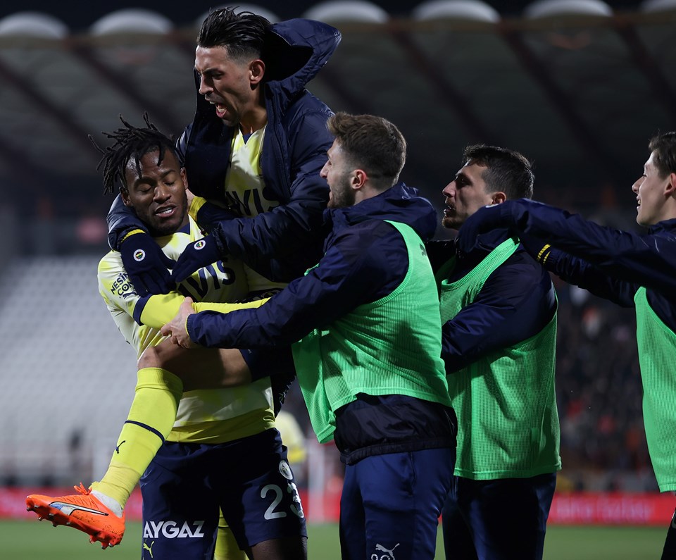 SON DAKİKA: Fenerbahçe, Ümraniyespor engelini 2 golle aştı - 3