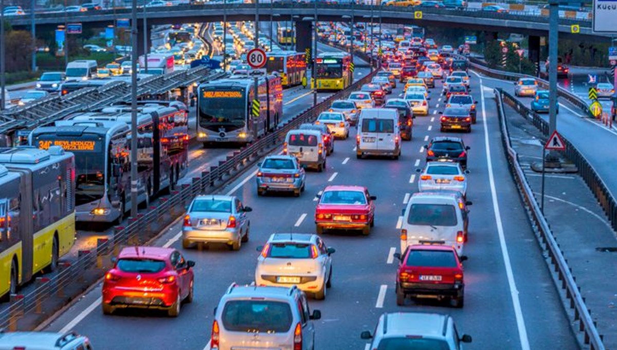 İstanbul'da toplu ulaşım ücretlerine yapılan zamlar yürürlülükte