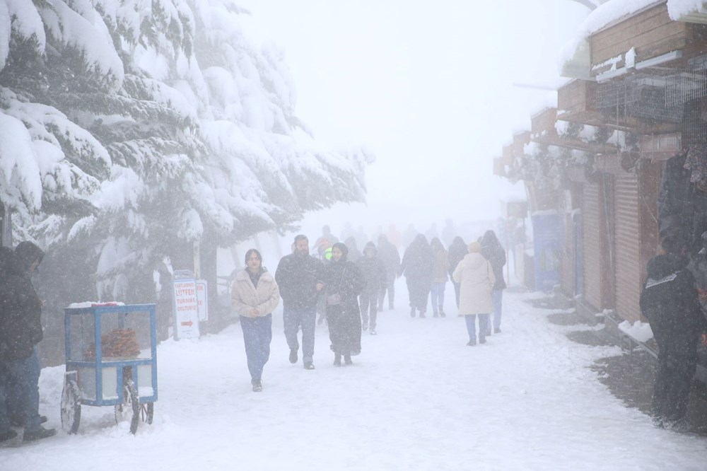 İstanbul’da kar tipiye dönüştü: Bugün kar yağacak mı? İstanbul’da öğleden sonraya dikkat! - 7