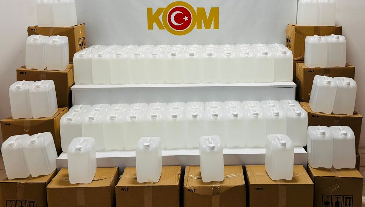 Samsun'da 1 ton etil alkol ele geçirildi Samsun'da 1 ton etil alkol ele geçirildi