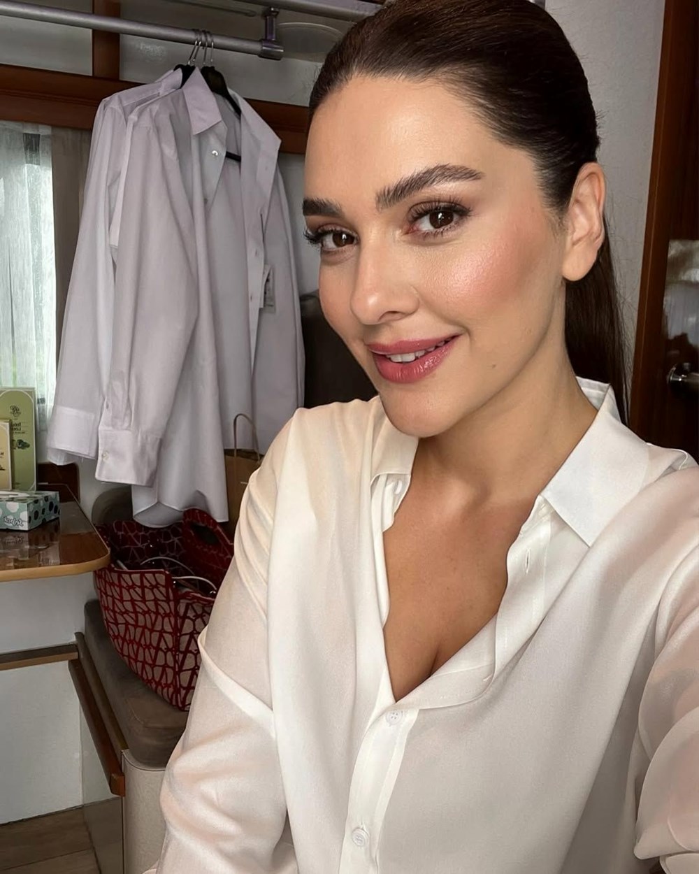 Bergüzar Korel sezonu açtı: Denize düştüm - 3