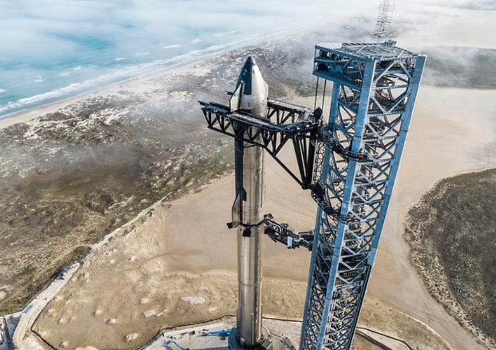 SpaceX, dünyanın en güçlü roketinin fotoğraflarını paylaştı: Fırlatılmaya hazır - 7