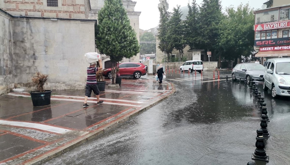 Kırklareli’de sağanak etkili oldu Kırklareli’de sağanak etkili oldu