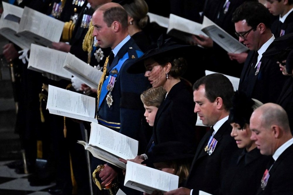 İngiltere, Kraliçe'sine veda ediyor! Kraliçe Elizabeth'in cenaze töreni devam ediyor - 6