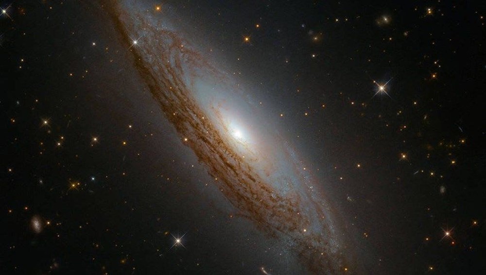 Hubble'dan 'Satürn' paylaşımı - 3