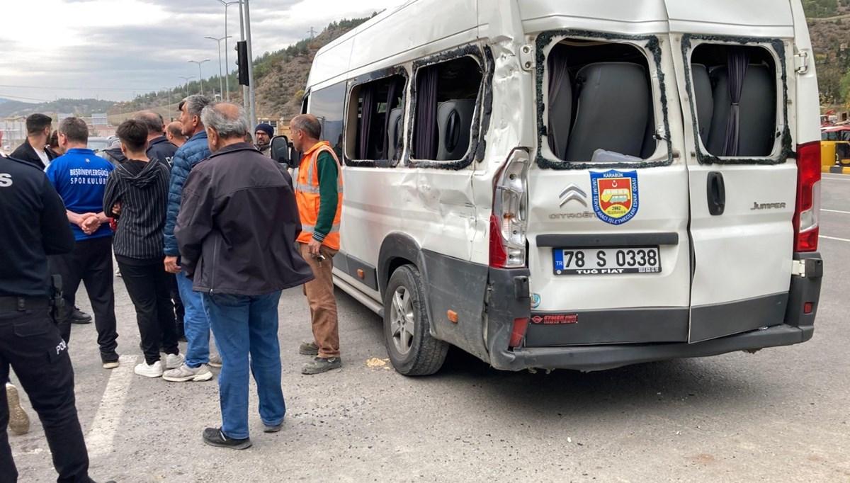 TIR'la minibüs çarpıştı: 9 çocuk yaralandı