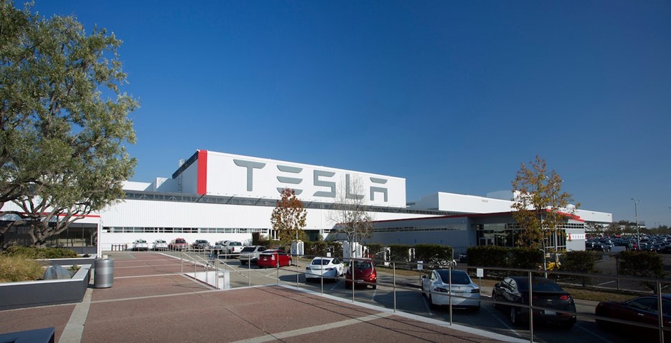 Tesla’dan fabrikasını kapatan California yönetimine dava - 1
