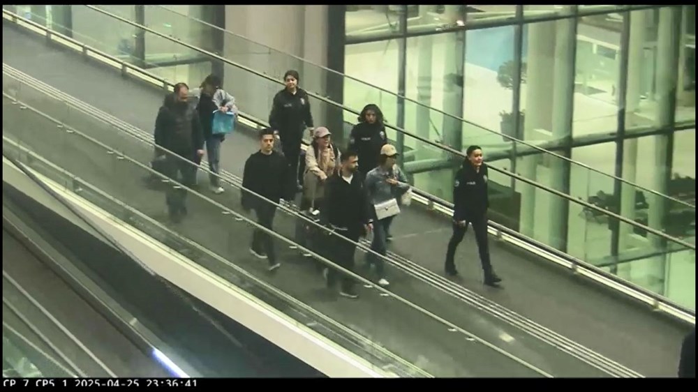 X-ray'de çıkmadı: Röntgene gönderdiler... Cinsel organlarından 6 kilo altın çıktı - 6