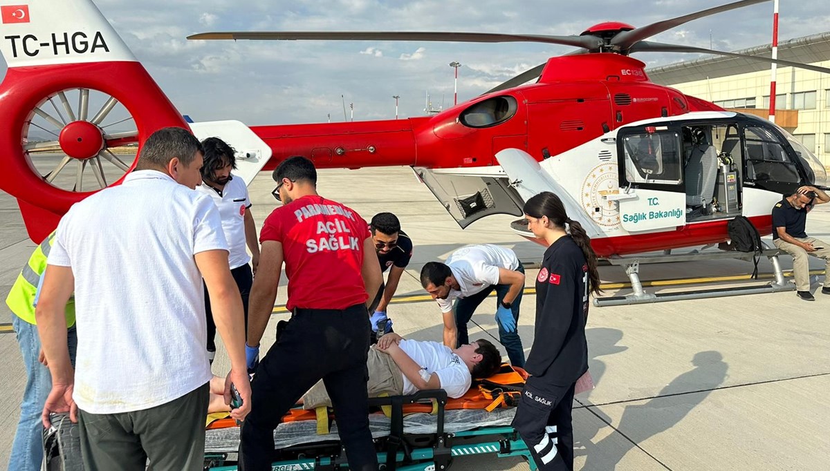 Van'da ambulans helikopter 12 yaşındaki hasta için havalandı Van'da ambulans helikopter 12 yaşındaki hasta için havalandı