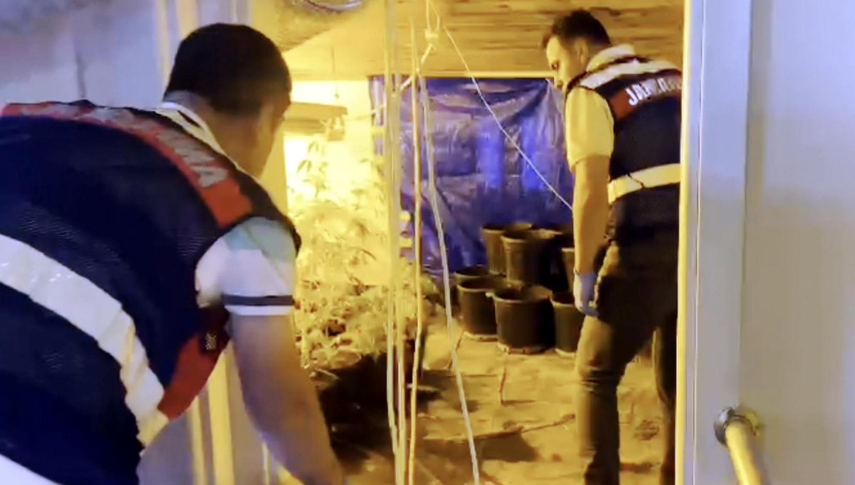 Yazlık evi uyuşturucu imalathanesine çevirmiş Yazlık evi uyuşturucu imalathanesine çevirmiş