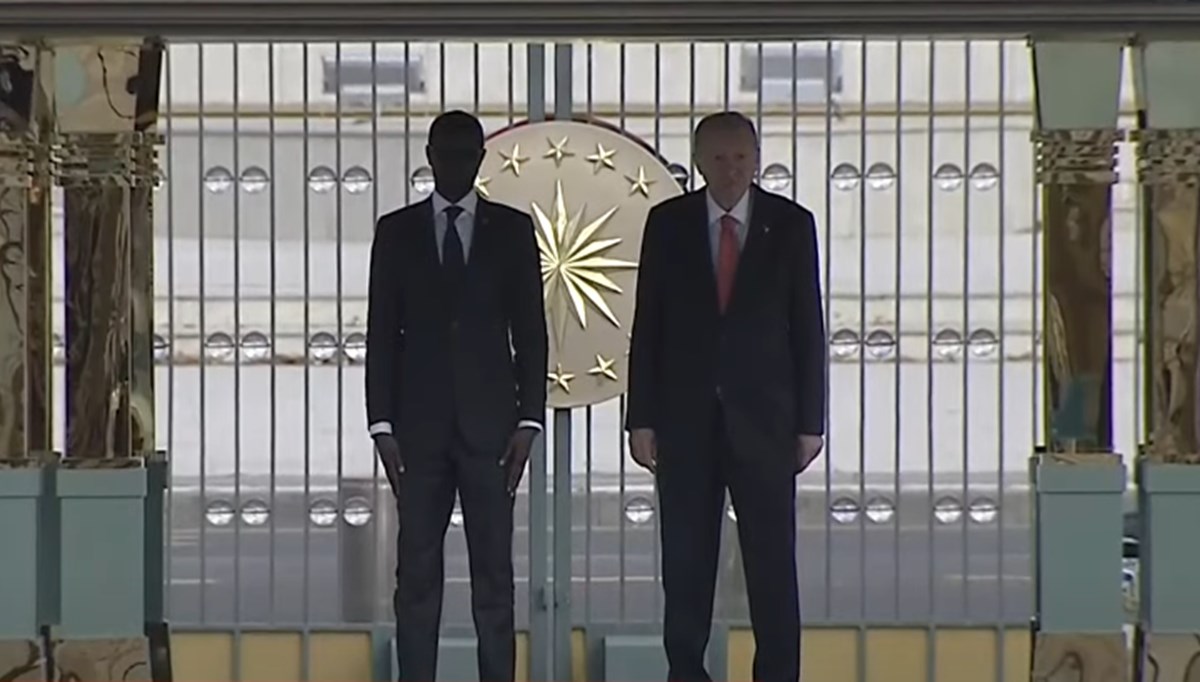 Cumhurbaşkanı Erdoğan, Senegalli mevkidaşı ile bir araya geldi Cumhurbaşkanı Erdoğan, Senegalli mevkidaşı ile bir araya geldi