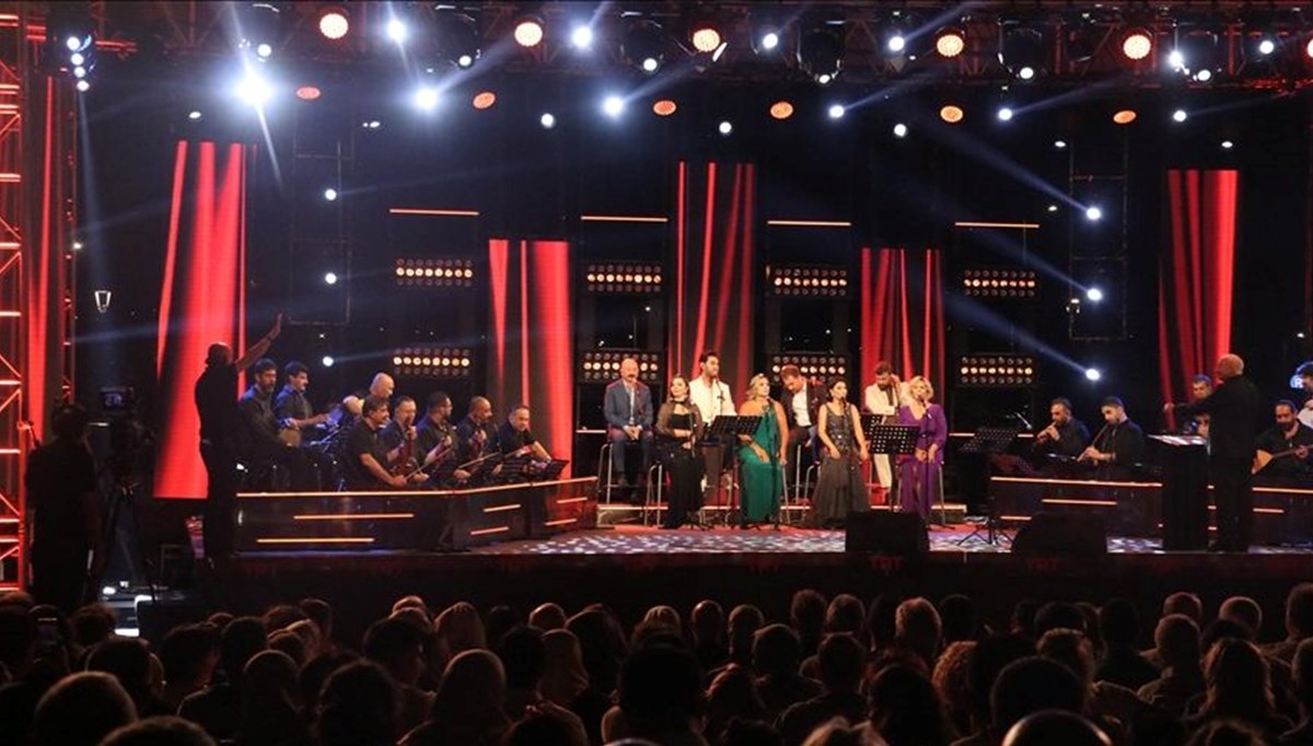 TRT sanatçıları Recep Tayyip Erdoğan Millet Bahçesi'nde konser verdi