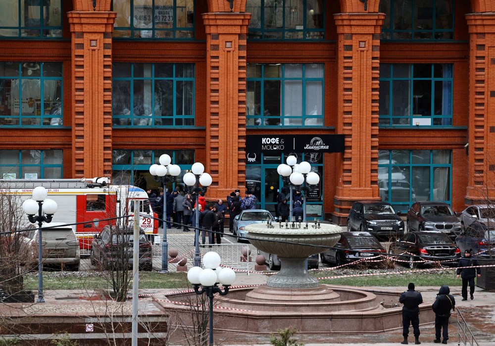 Korumalarıyla girdiği binayı havaya uçurdu! Moskova'da bombalı suikast - 4