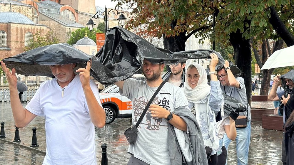 Bu illere dikkat! Kuvvetli yağış akşama kadar sürecek (Bugün hava kaç derece?) - 11