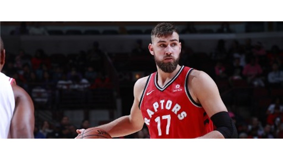 Raptors'ı Valanciunas ve Miles taşıdı