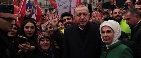 Cumhurbaşkanı Erdoğan'a Paris'te sevgi gösterisi