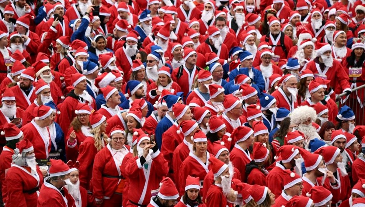 İngiltere'de binlerce Noel Baba koştu