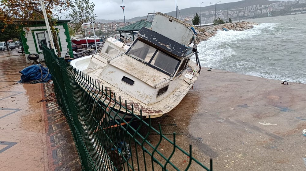 Fırtına ve kar yurdu esir aldı! 6 kişi yaşamını yitirdi - 17