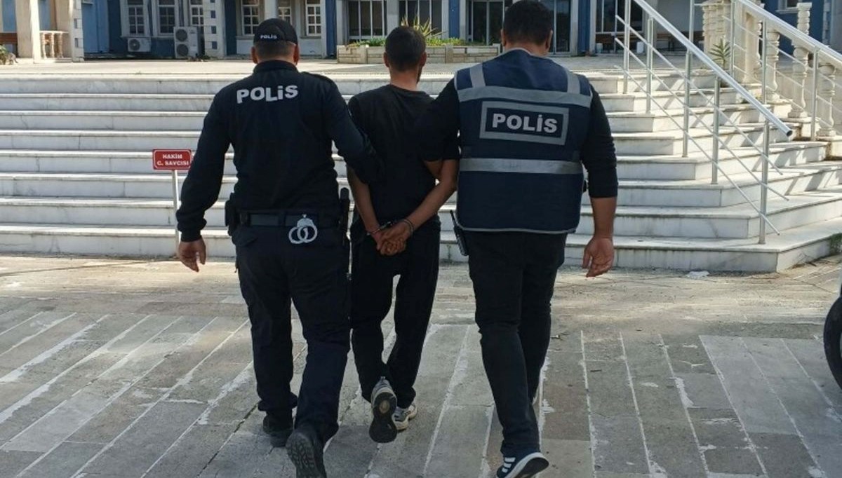 Foça'da silahlı soygun Foça'da silahlı soygun