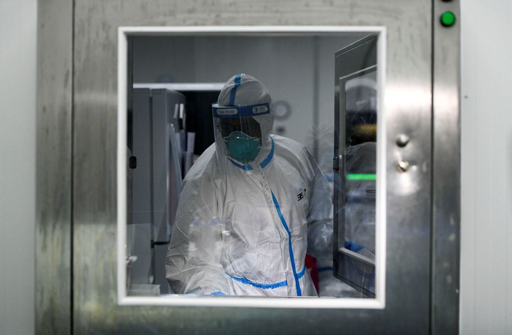 Kontrollü corona virüse binlerce gönüllü - 7