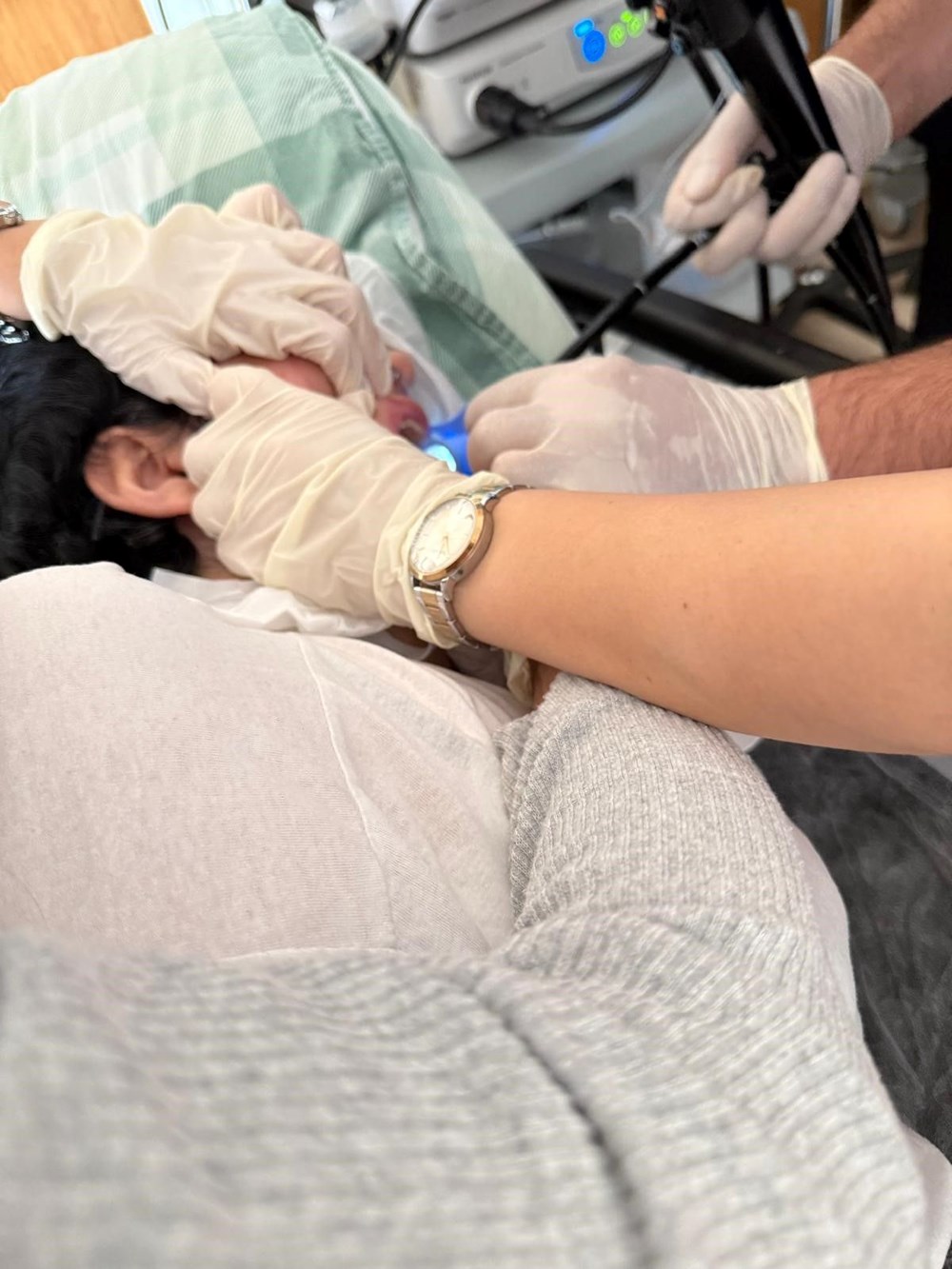 22 yaşındaki kadının midesinden 2 kalem çıkarıldı - 5