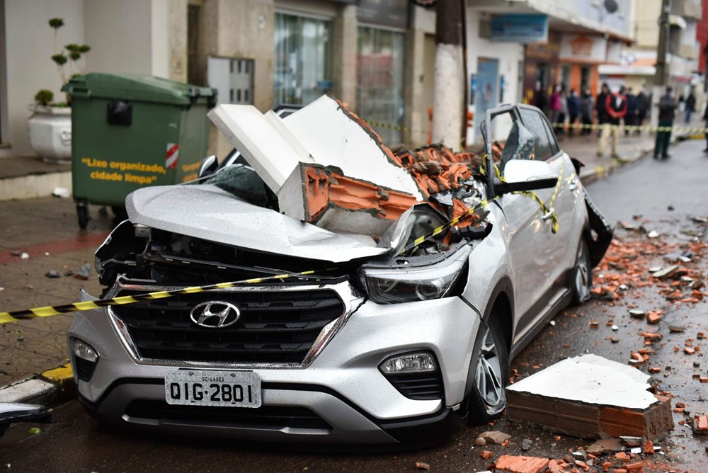 Brezilya'nın güneyini fırtına vurdu: 10 ölü - 3