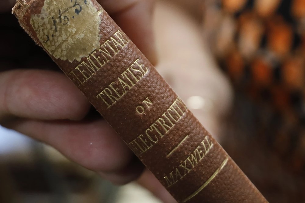 119 il əvvəl götürülmüş kitab, kitabxanaya qaytarıldı - 5