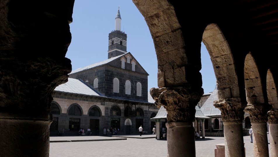 Ulu Cami’deki yılan figürünün dört farklı hikayesi