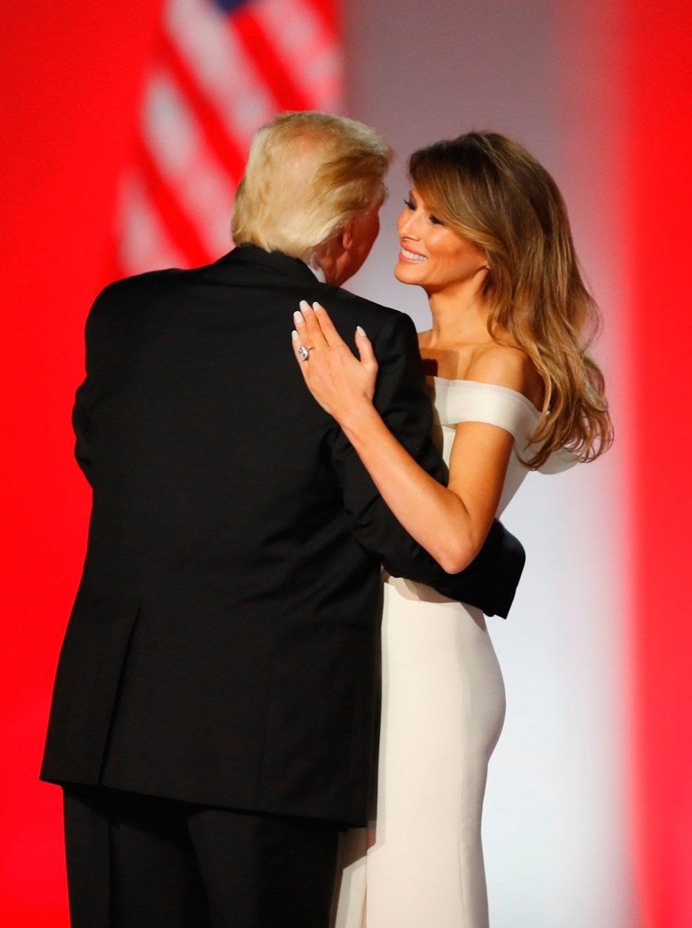 Melania Trump'a hiçbir dergi kapağı teklifi gelmemesine Donald Trump isyan etti - 1