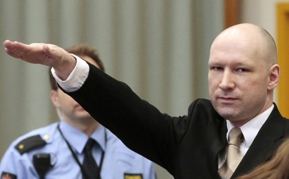 77 kişiyi öldüren Breivik mahkemede Nazi selamı verdi - 1