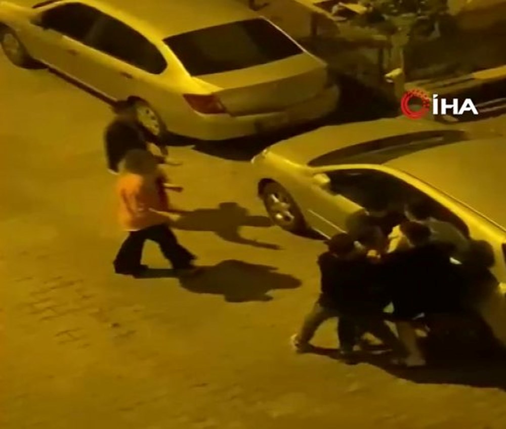 Esenyurt’ta “halay başı” kavgası | Sokakta birbirlerine girdiler - 4