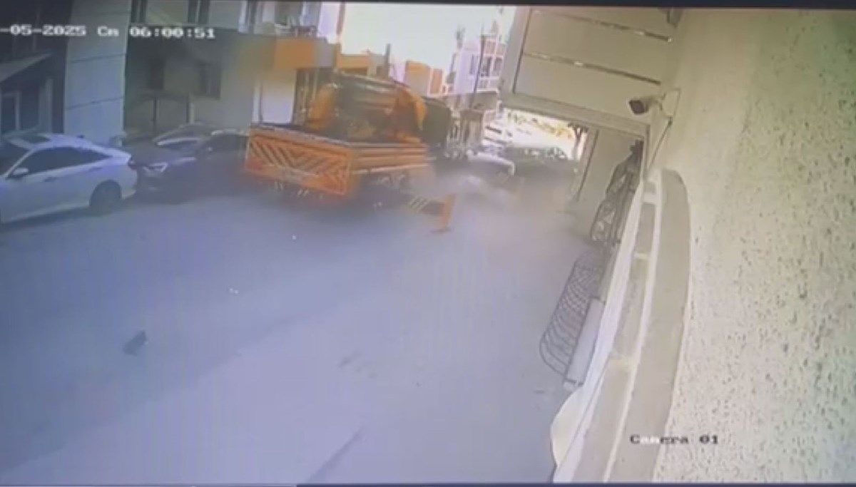 Yokuş aşağı kaydı, 23 araca çarparak durabildi