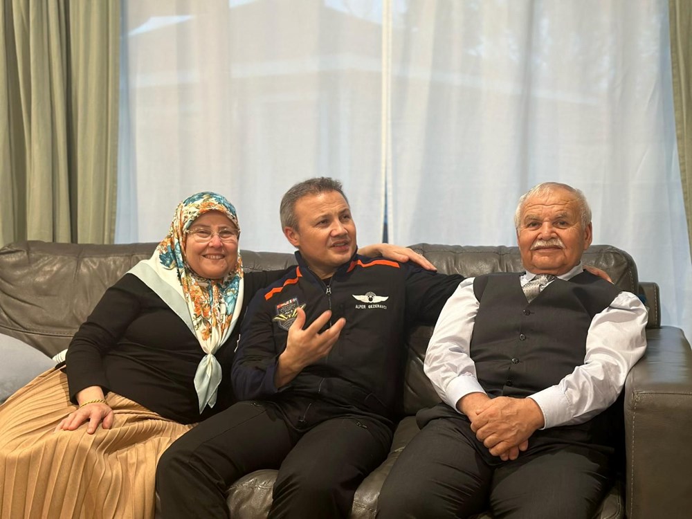 İlk Türk astronot Alper Gezeravcı ailesiyle buluştu - 7