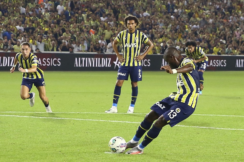 Fenerbahçe 311 gün sonra lider (Fenerbahçe-Adana Demirspor maç sonucu) - 2