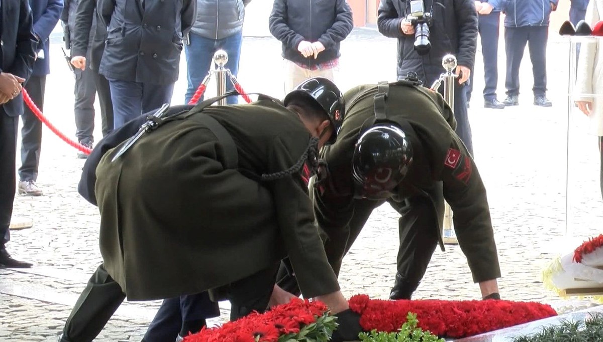 Turgut Özal mezarı başında anıldı