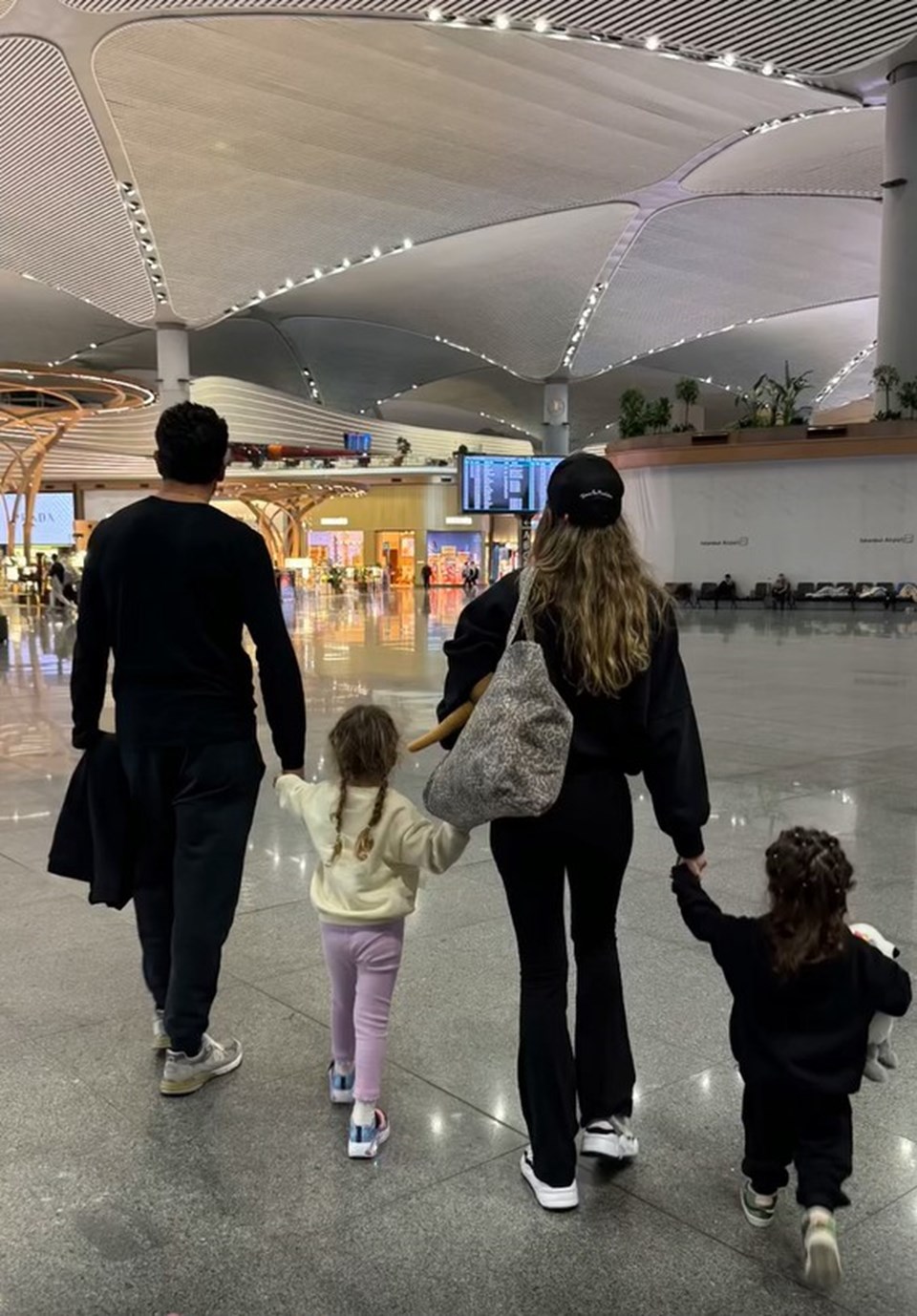 Kenan İmirzalıoğlu ile Sinem Kobal Maldivler'de - 3