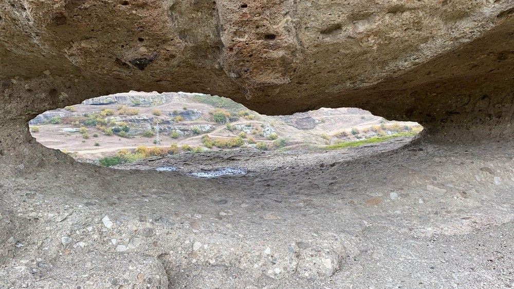 60 bin yıllık mağaranın duvarları yazı tahtasına döndü - 6