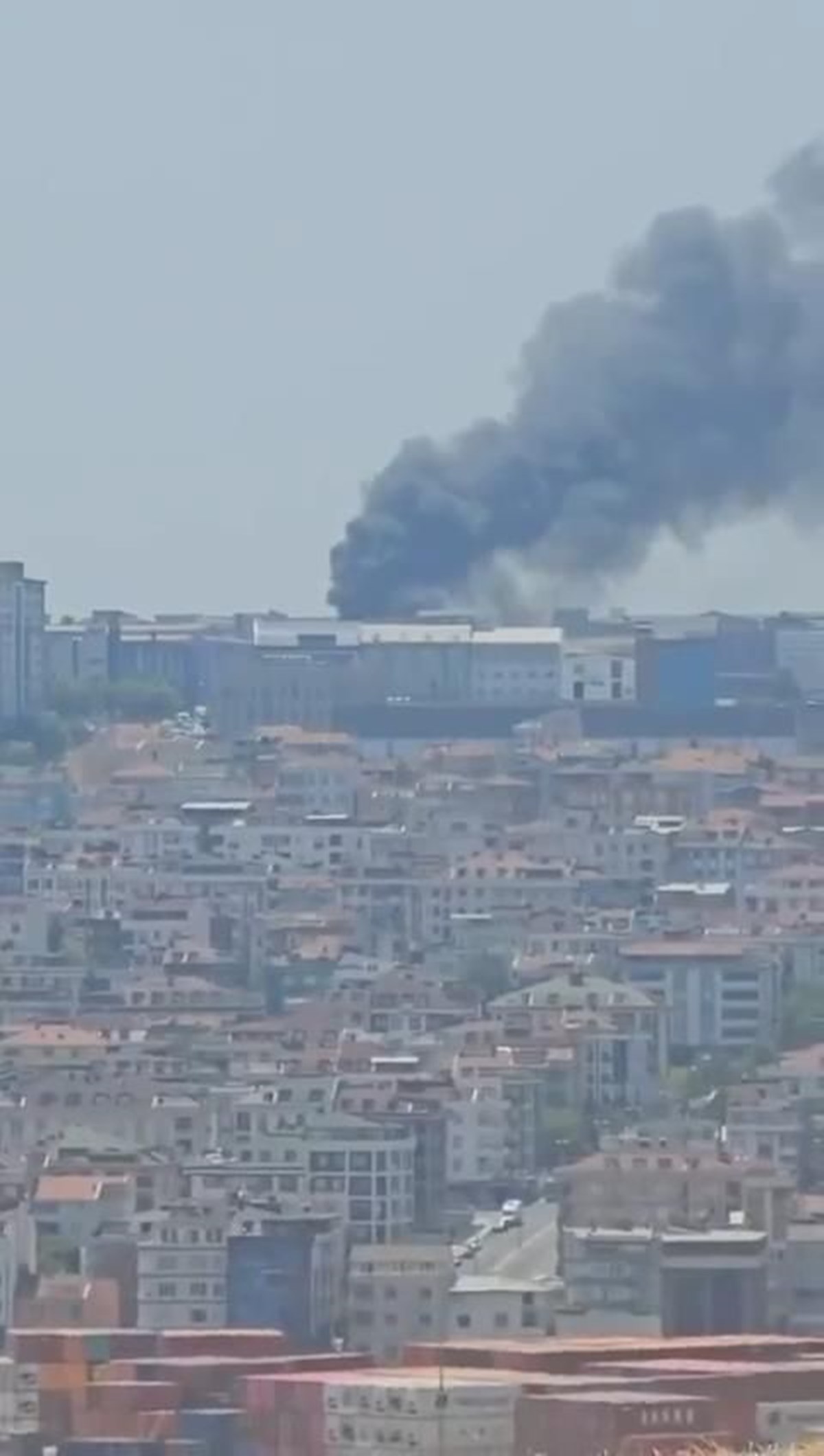 Beylikdüzü'nde korkutan yangın